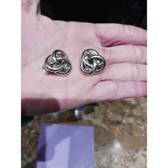 Vintage Alice Women's Silver Tone Classic Knot Clip On Earrings - Picture 3 of 4